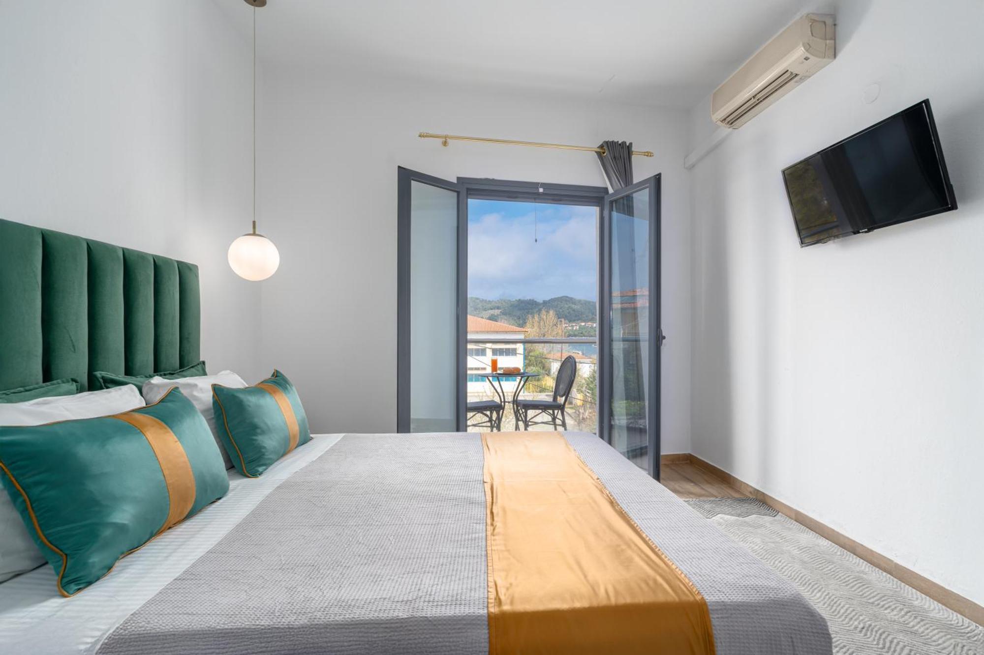 Mr P. Boutique Apartment Skiathos Town